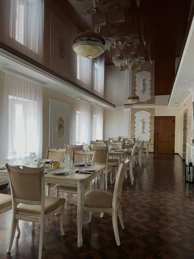 Козацькі Забави Riwne Exterior foto