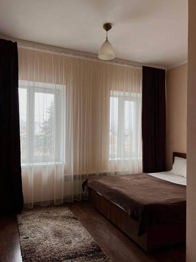 Козацькі Забави Riwne Exterior foto